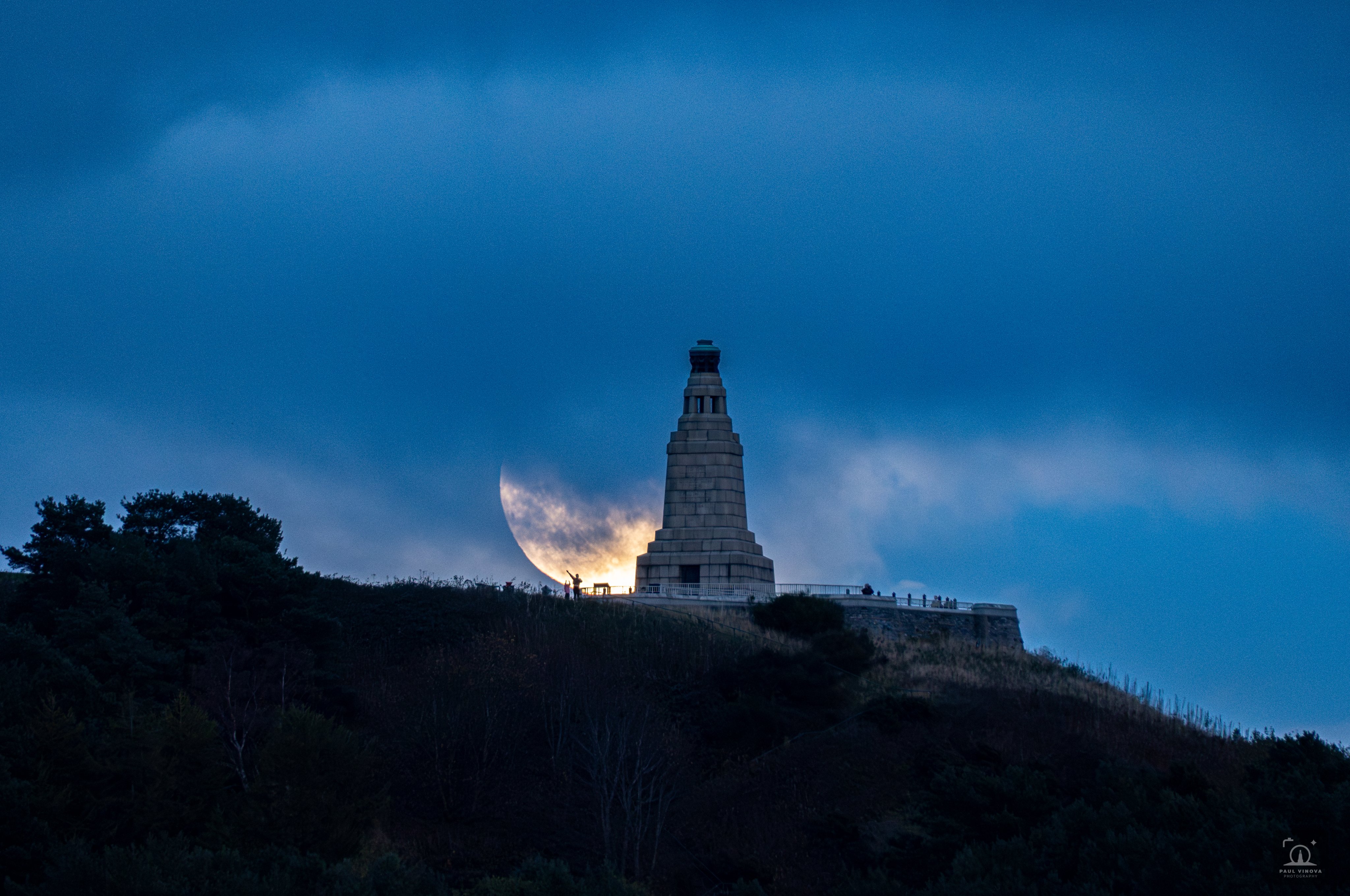 Dundee Law moonrise